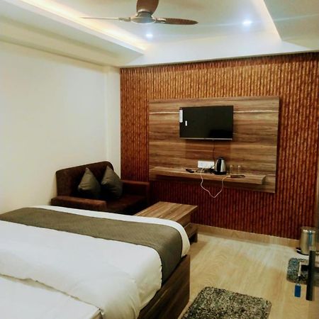 Hotel Abhinandan Ayodhya Екстер'єр фото