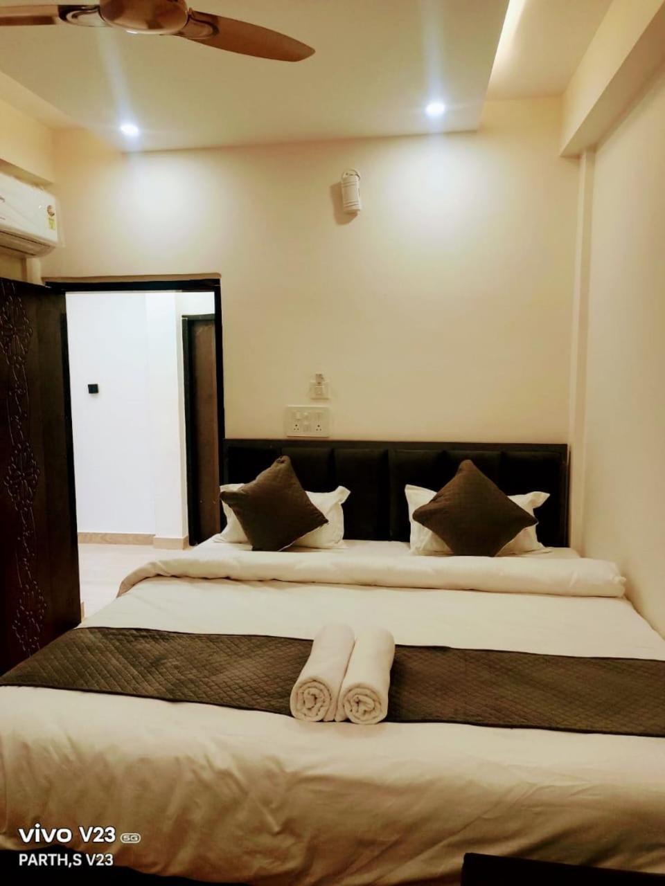 Hotel Abhinandan Ayodhya Екстер'єр фото