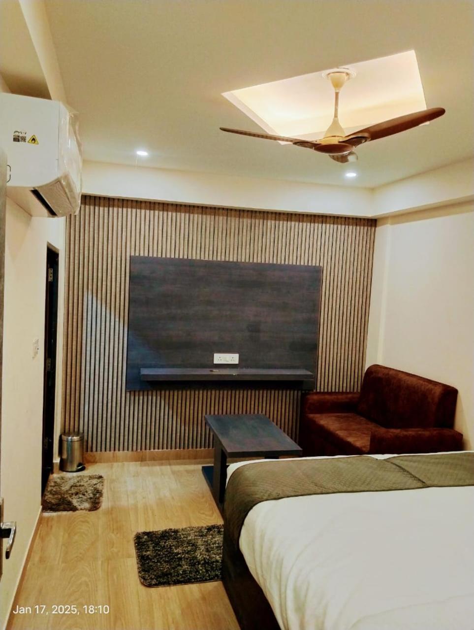 Hotel Abhinandan Ayodhya Екстер'єр фото