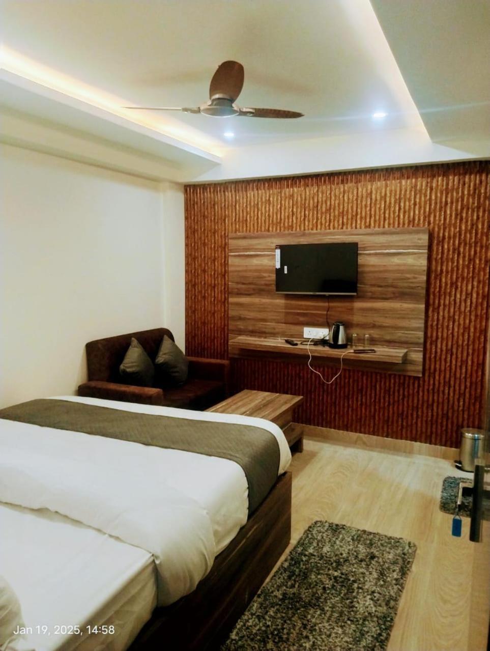 Hotel Abhinandan Ayodhya Екстер'єр фото